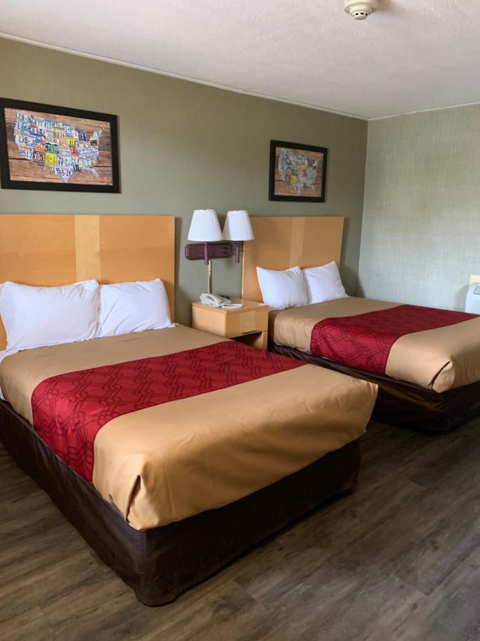 Falls Inn Newton Falls Екстер'єр фото