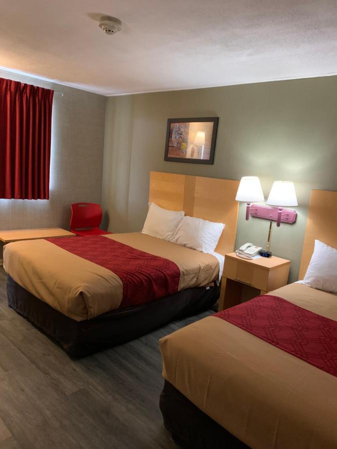 Falls Inn Newton Falls Екстер'єр фото